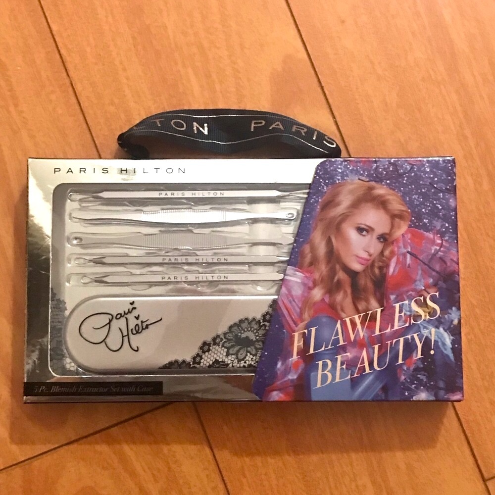 PARIS HILTON 5Pc Blemish Extractor With Case